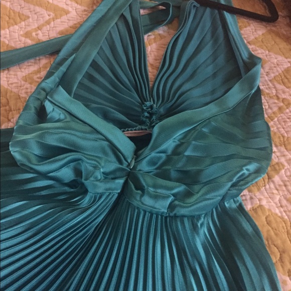 Halter Satin accordion pleated Marilyn Monroe style Dress - Picture 6 of 6